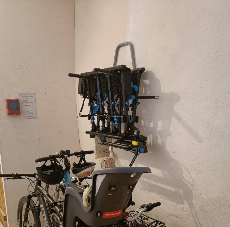 porte vélos dans l'entrée