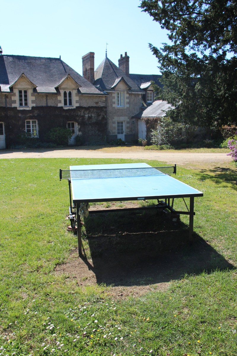 table de ping-pong à disposition