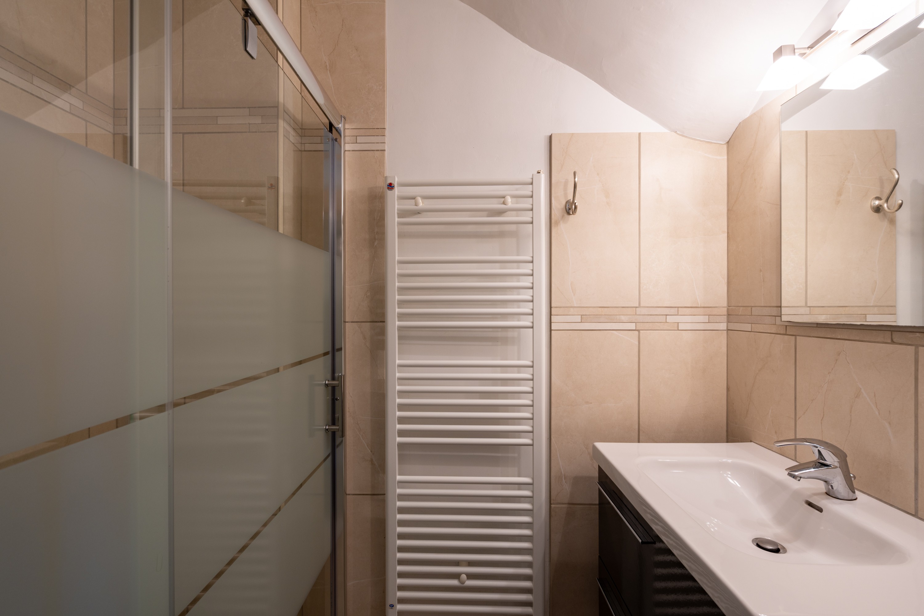 Bathroom R d C