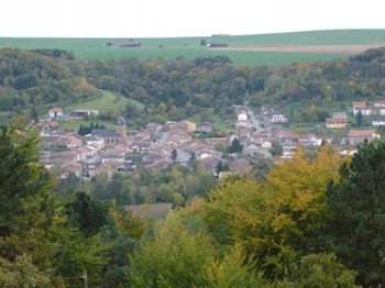 Vue du village depuis la pelouse calcaire préservée - Chambre d'hôtes l'An XII - Suite Floréal