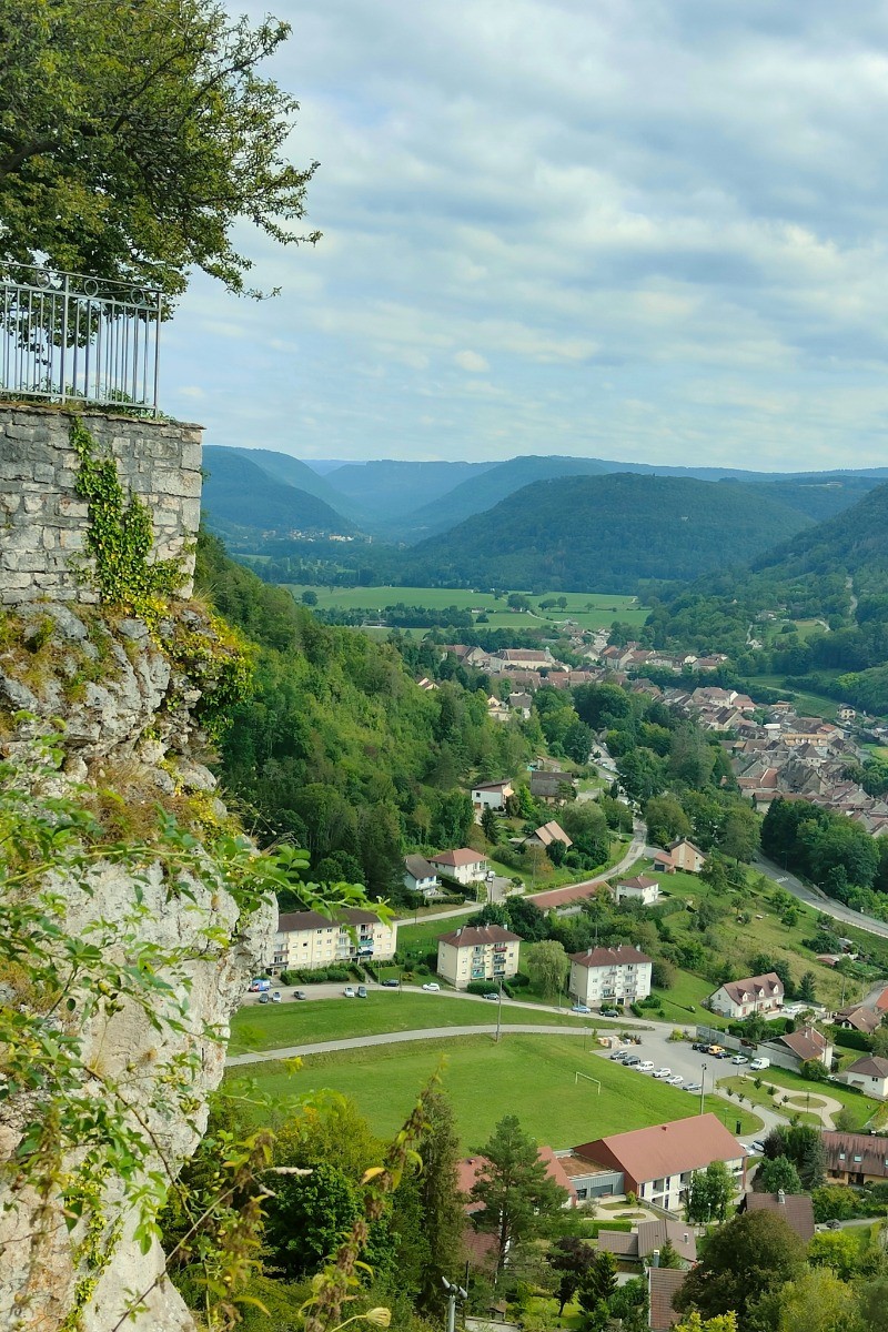 Ornans, vue du château.