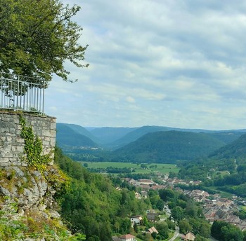 Ornans, vue du château.