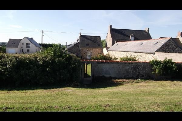 Location et jardin vus de la digue