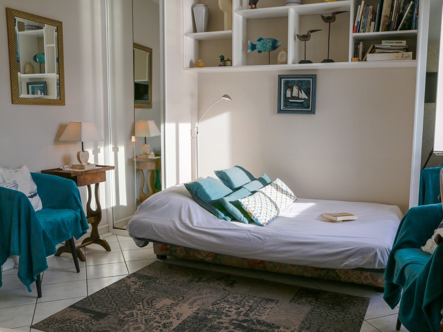 Clic clac in living room bed 140x190