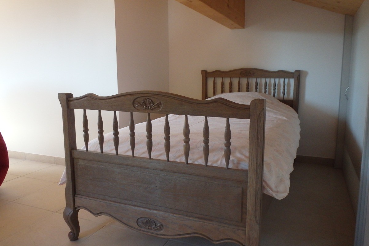 Lit 90X190 dans la chambre N° 2