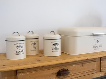 a cuisine ouverte sur le salon du gîte Mer