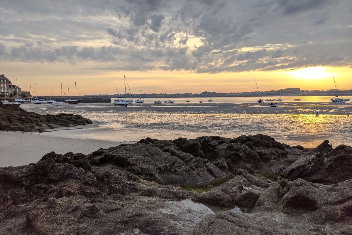 Lever de soleil en baie de Beaussais