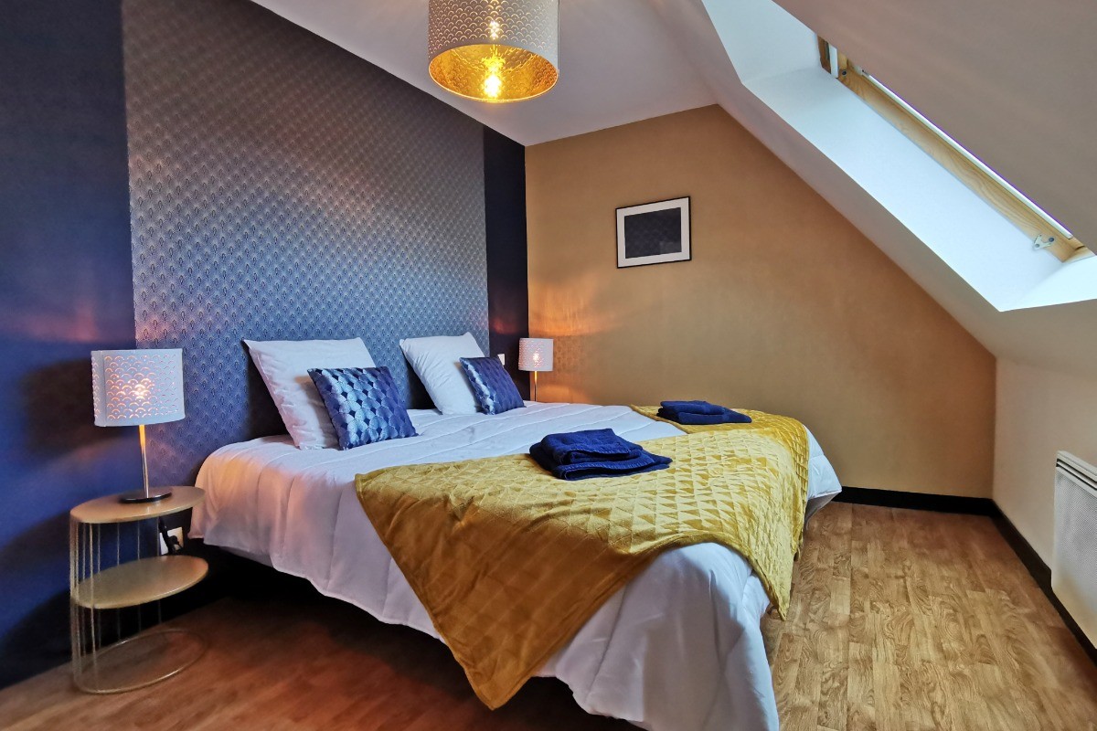 Etage: Chambre 1 avec lit 180 (2 x90)