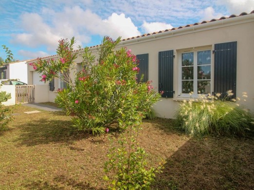 Entrée de la maison de vacances LA LAURENTAISE pour 4 personnes près de Fouras et Châtelaillon-plage en Charente maritime