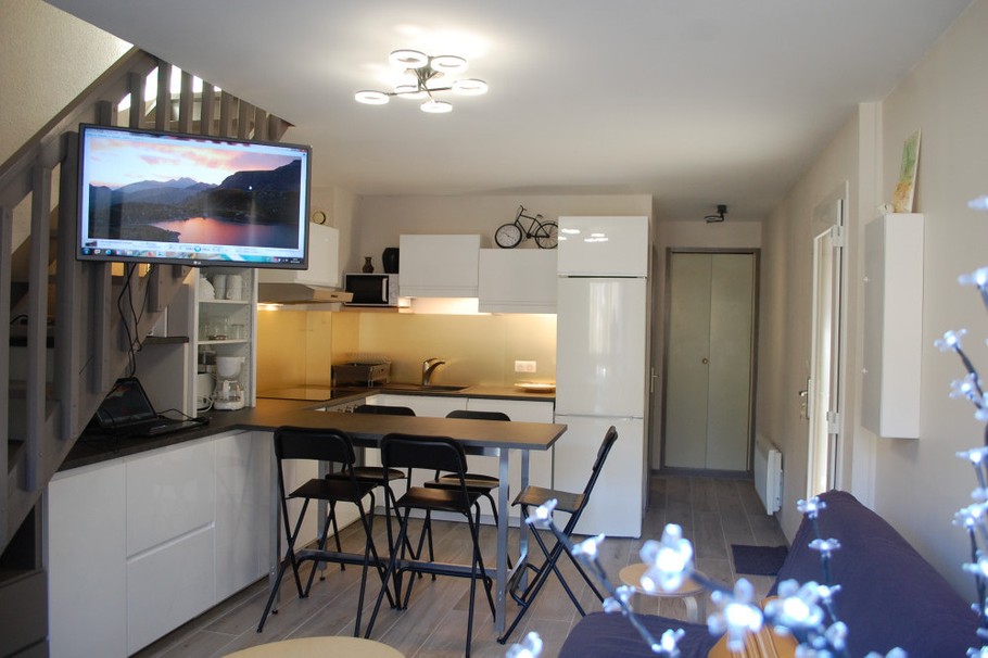 Confortablement installés pour regarder la télé... ou pour participer à la préparation du repas...