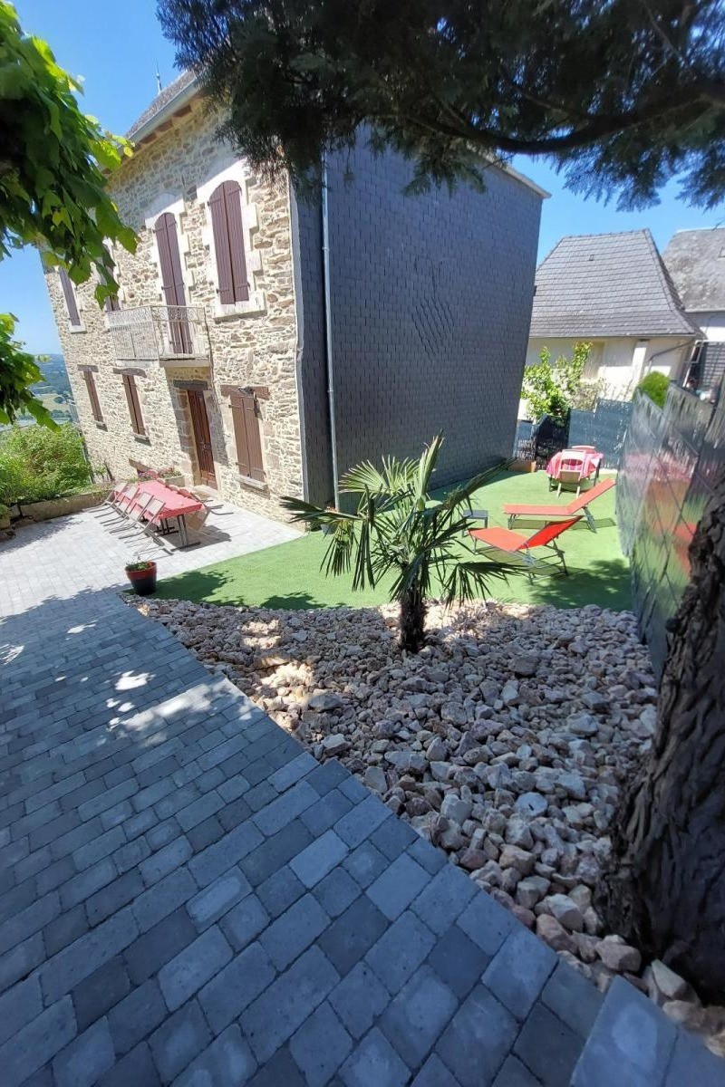 Jardin GITE LA CHARTROULLE 19 CORREZE CLEVACANCES