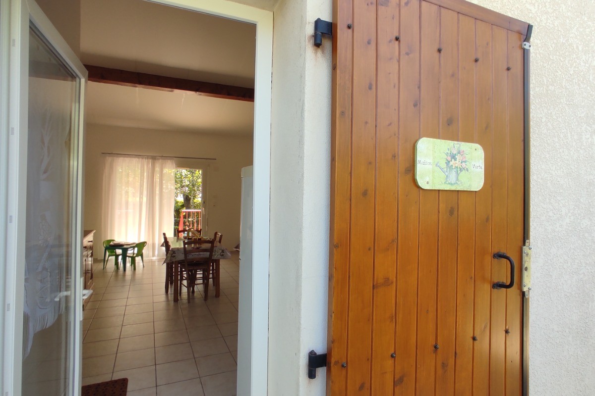 Gîte les clapas - la Maison Verte - Entrée
