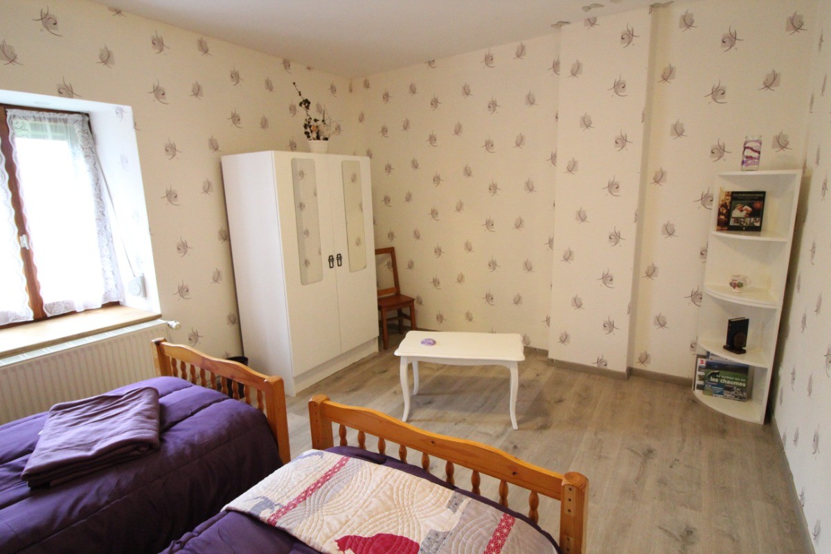 Rangement dans la chambre spacieuse - Chambre d'hôtes La Clé du Champ