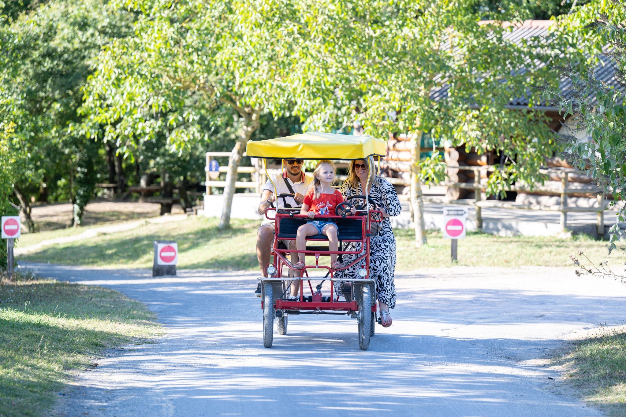 Défi Planet', hébergements insolites, à Dienné, Vienne