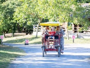 Défi Planet', hébergements insolites, à Dienné, Vienne