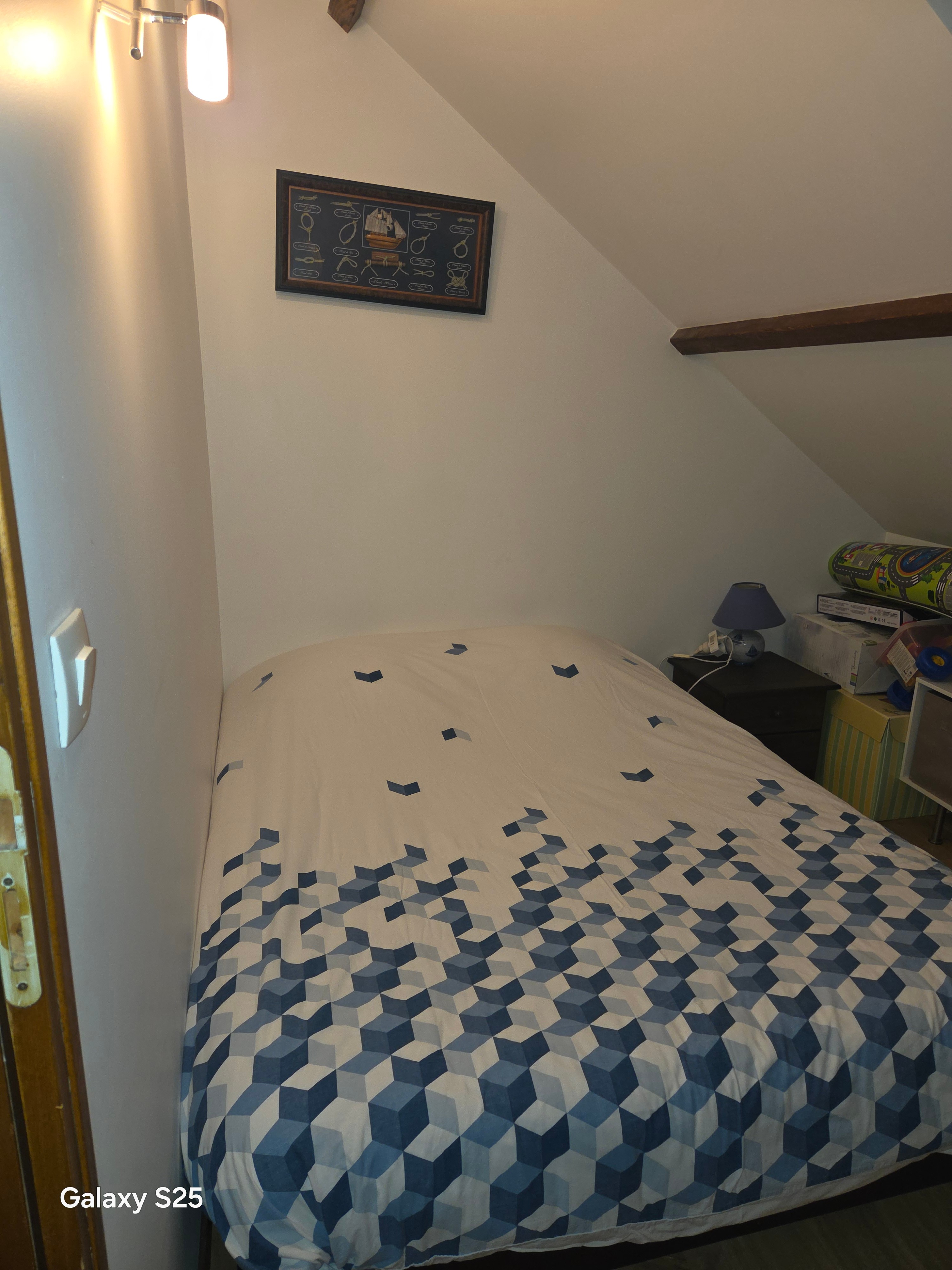 Bedroom 2 - First floor - Double bed