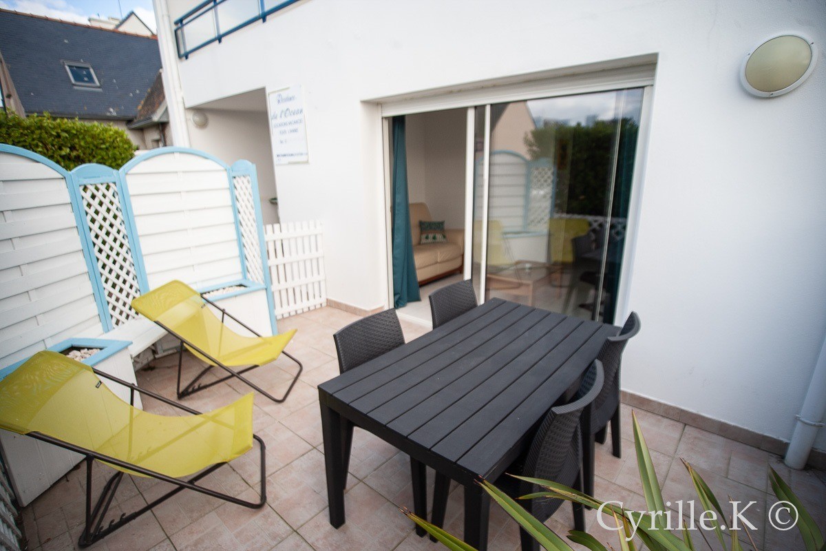 private terrace to ground floor flat