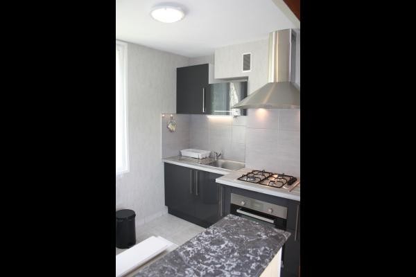 Location Neuvéglise cuisine