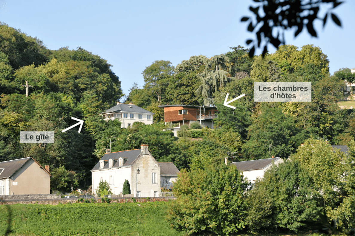 Situation: sur le coteau face à la Loire