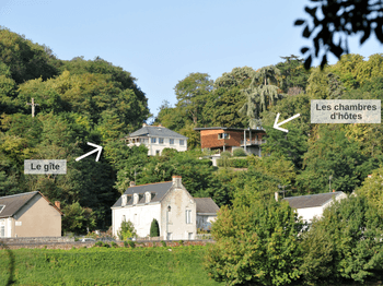 Situation: sur le coteau face à la Loire