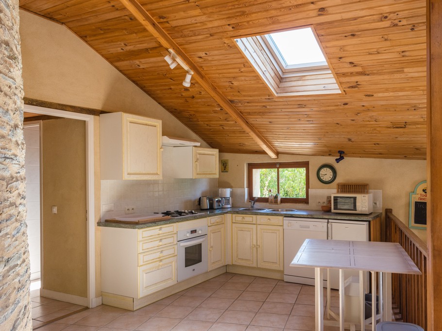 Espace cuisine, salon, salle à manger