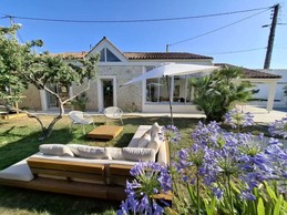 Gîte de l'Aigrette with a private, secure swimming pool in Nieul-sur-Mer, near La Rochelle and the coast in Charente-Maritime, sleeping 12 people