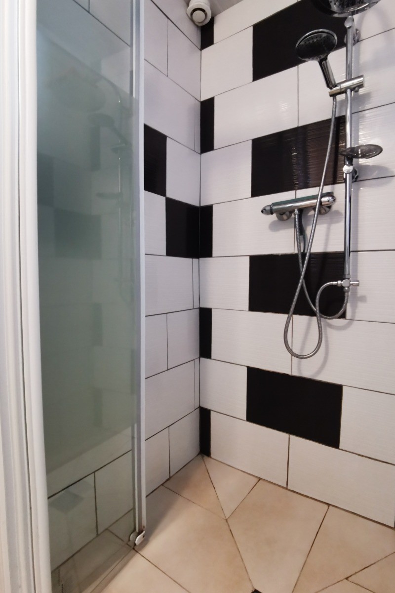 Douche de la salle d'eau