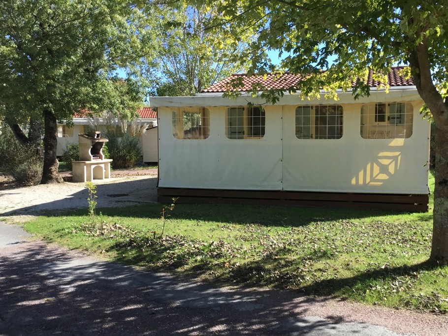 Chalet Les Jardins de St Pierre à St Pierre d'Oléron en Charente maritime, Vue de l’étang