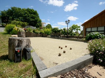 Le terrain de boules