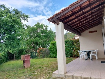 Terrasse et jardin clos