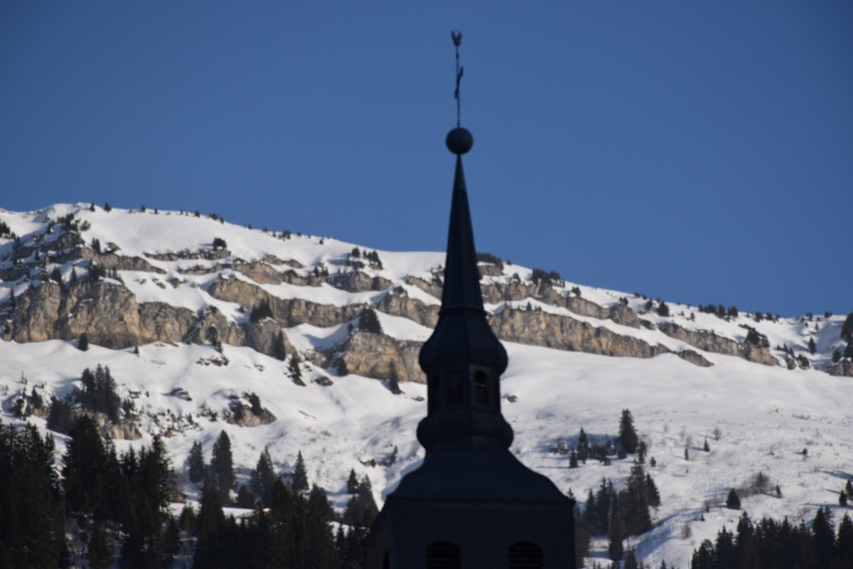 Vue sur la Roche Parstire, ski-alpinisme et rando