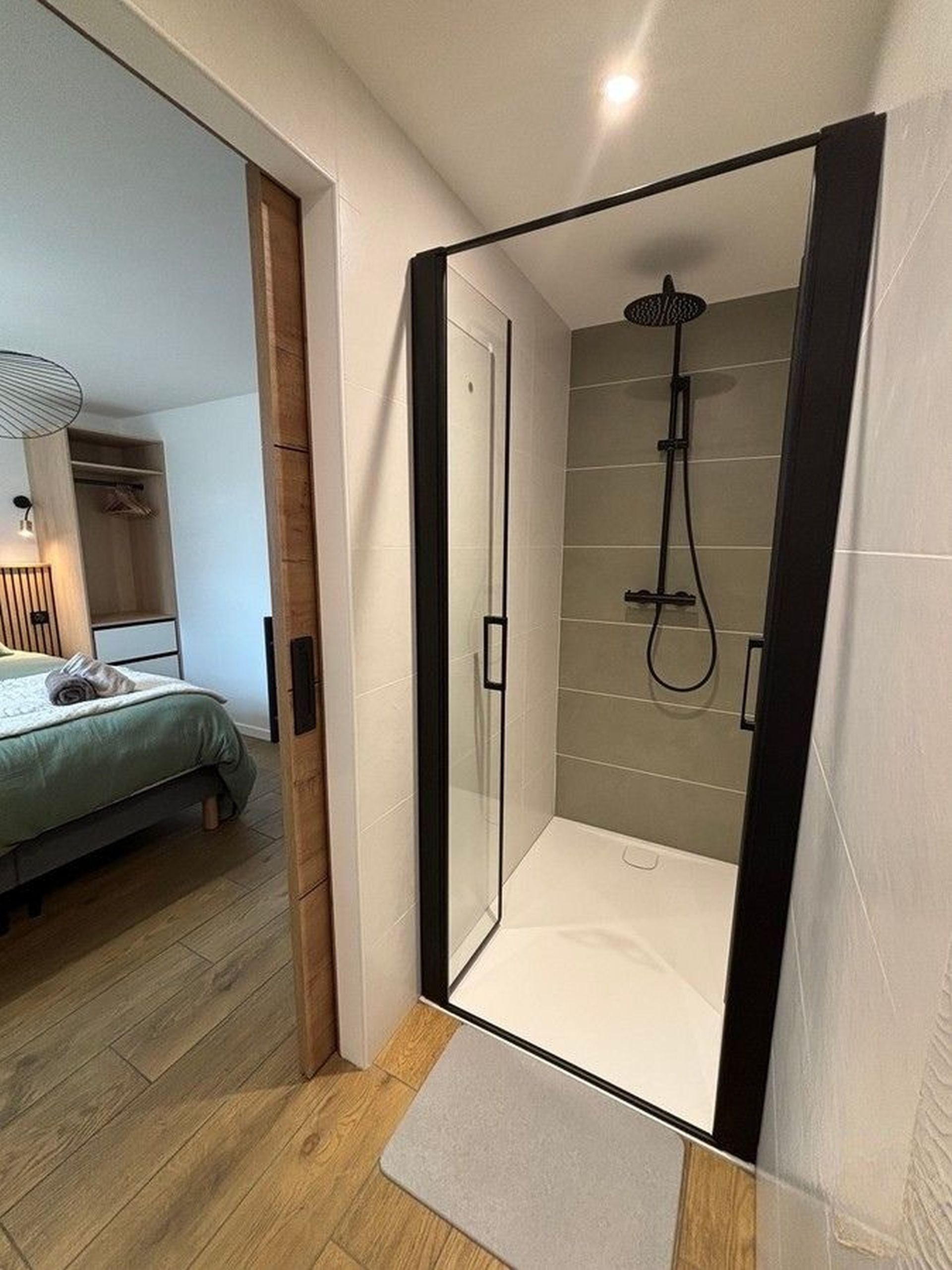 En-suite bathroom in the master bedroom 1