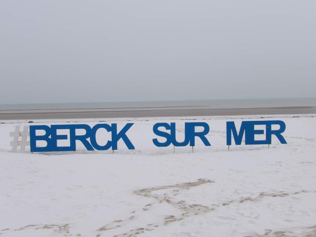 La plage sous la neige