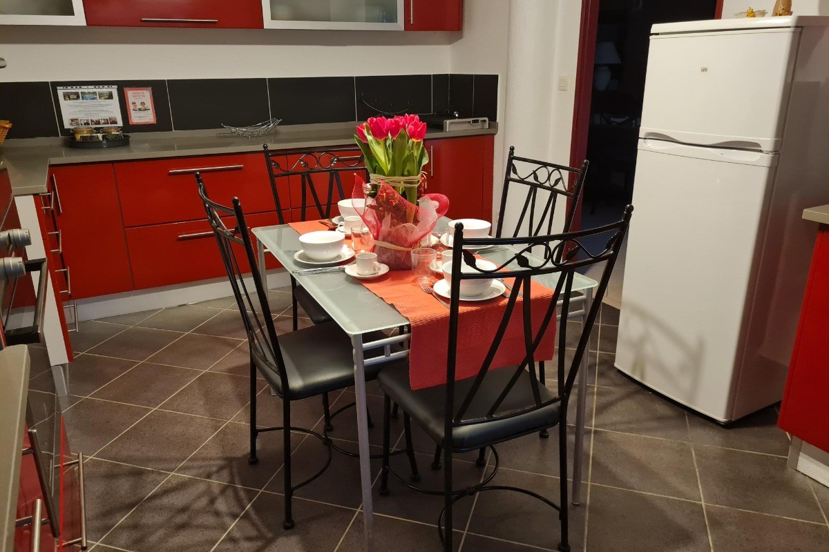 cuisine, placards, frigo-congélateur, coin repas