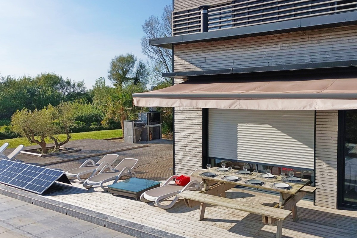 Grande villa moderne avec 2 grandes terrasses exposées sud et Ouest