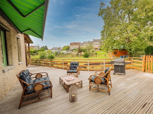 Espace terrasse avec vue sur le jardin