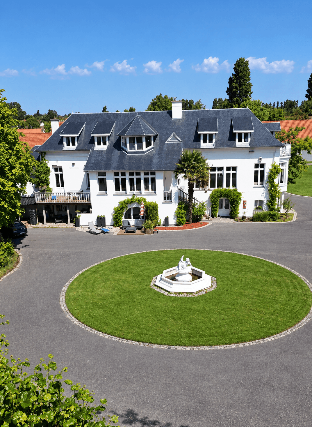 Front façade – Manoir Fleuri