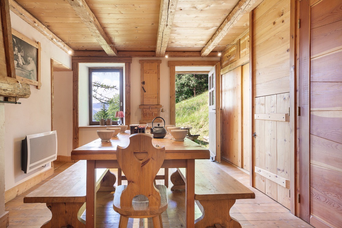 La cuisine, ouverte sur le jardin
