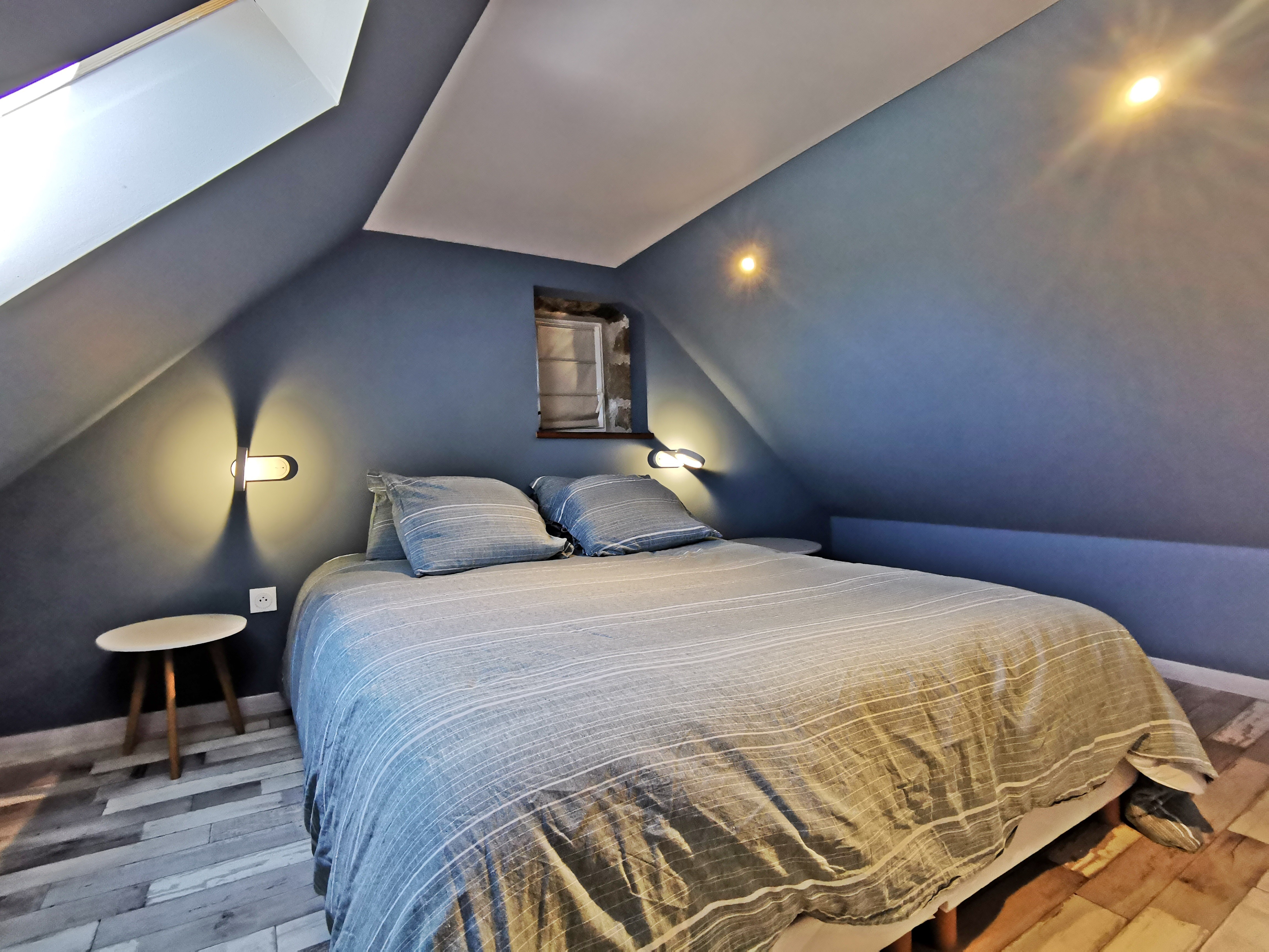 First floor: Bedroom 3 with bed 160 x 200