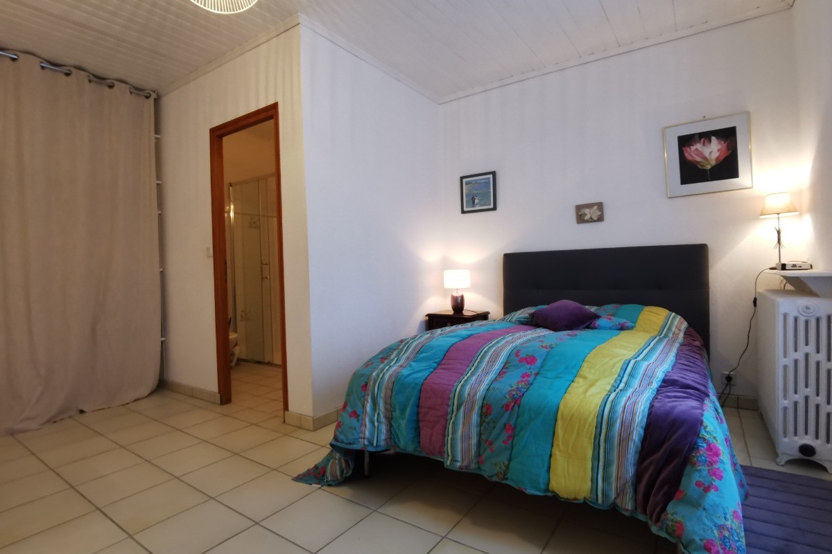 RDC: Chambre 1 ave lit 140