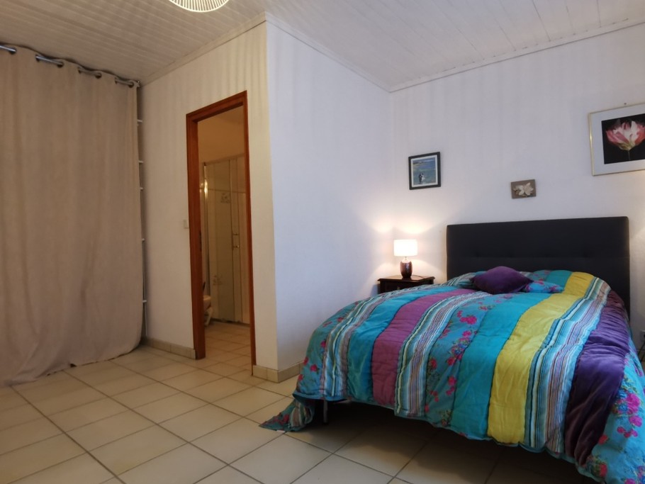 RDC: Chambre 1 ave lit 140