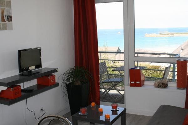 CORFEC location Trévou-Tréguignec Séjour-cuisine