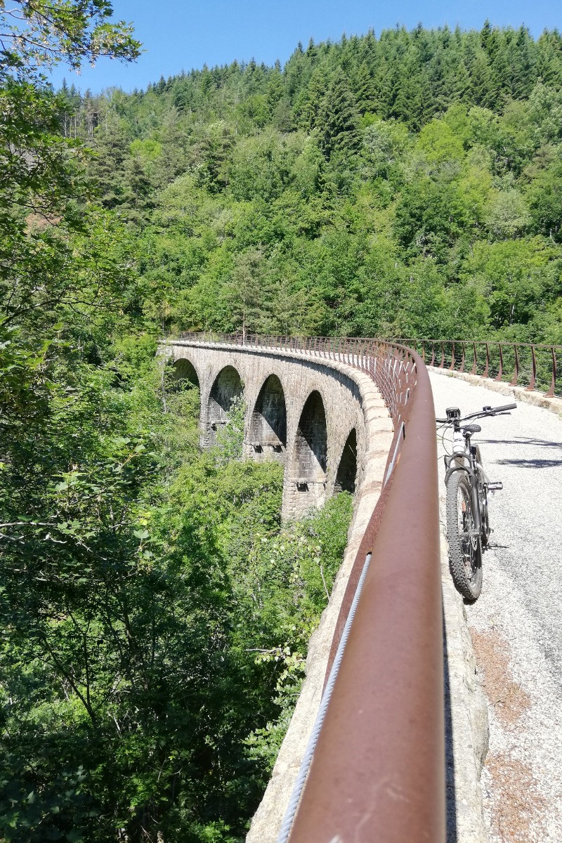 la Dolce Via, viaducs et tunnels