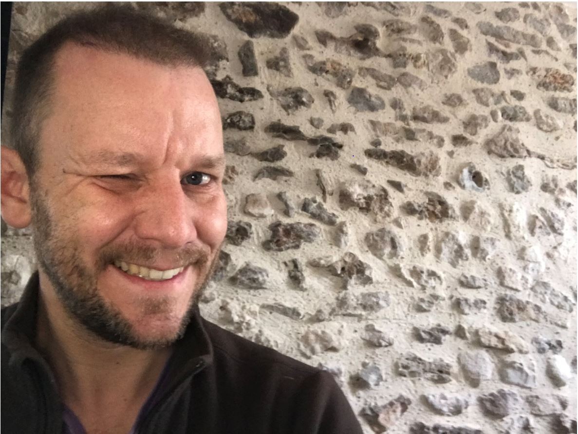Bruno, le gérant du Domaine : à votre disposition pour un séjour inoubliable !