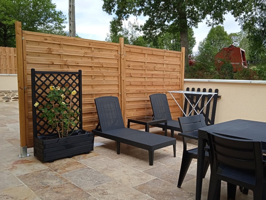 Coin transats sur la terrasse