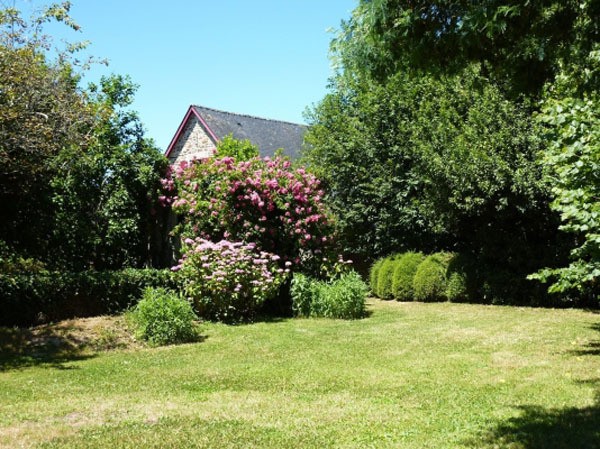 Grand parc commun clos aux locations