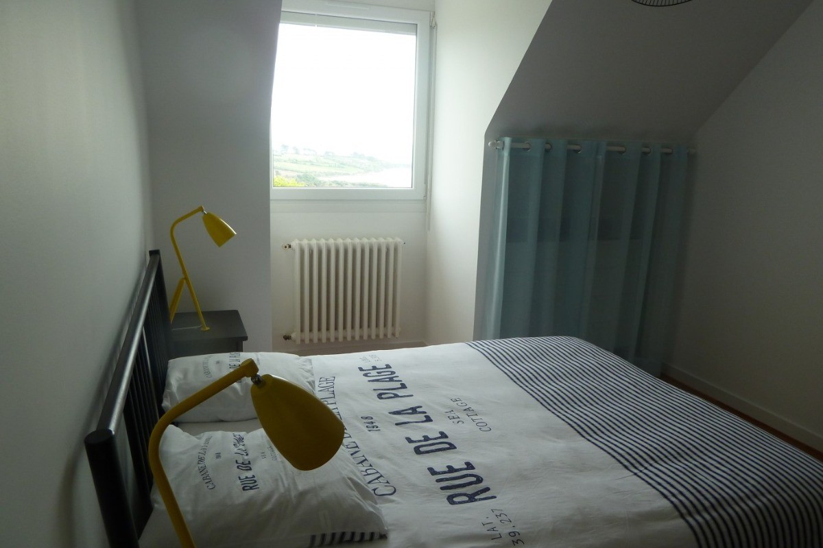 Chambre 5 à l'étage avec 1 lit de 160x200, vue mer