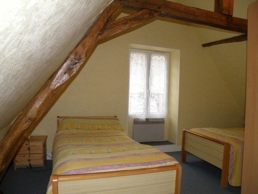chambre jaune à l'étage