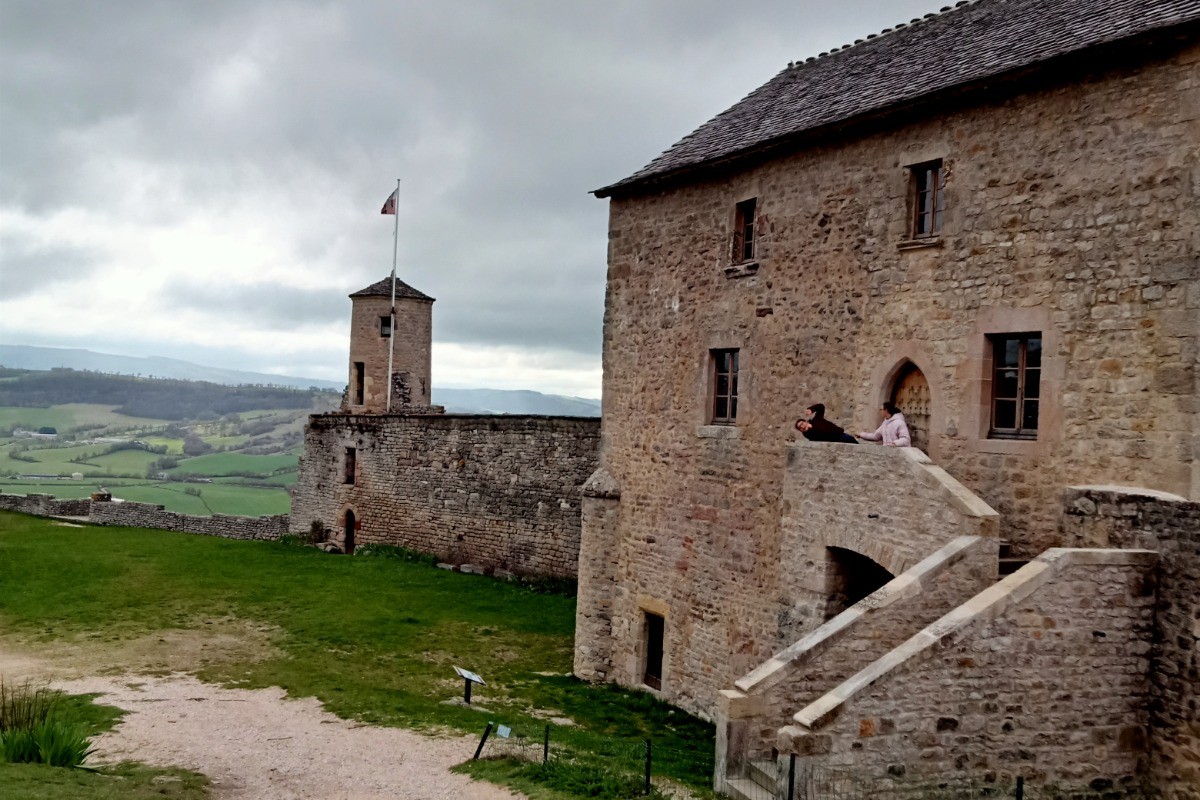 walk to the castle Gîte holiday rental