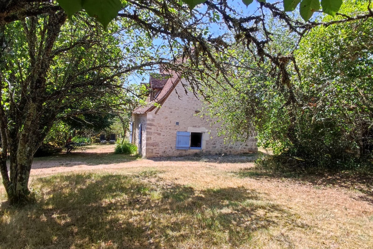 Façade est - Looking at the house from east
